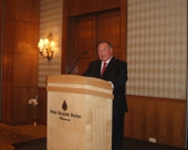 حفل عشاء تكريمي للدكتور العطار 